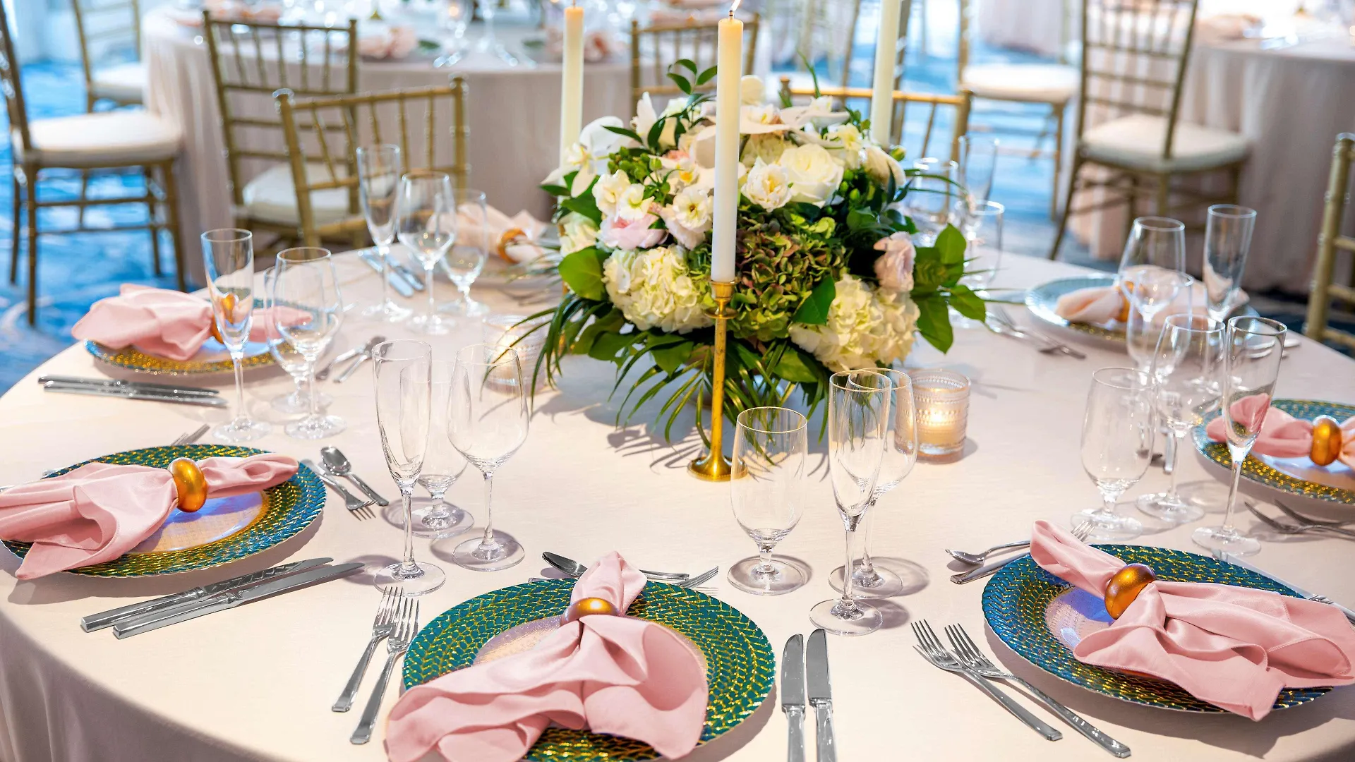 The Reach Key West, Curio Collection By Hilton Hotel